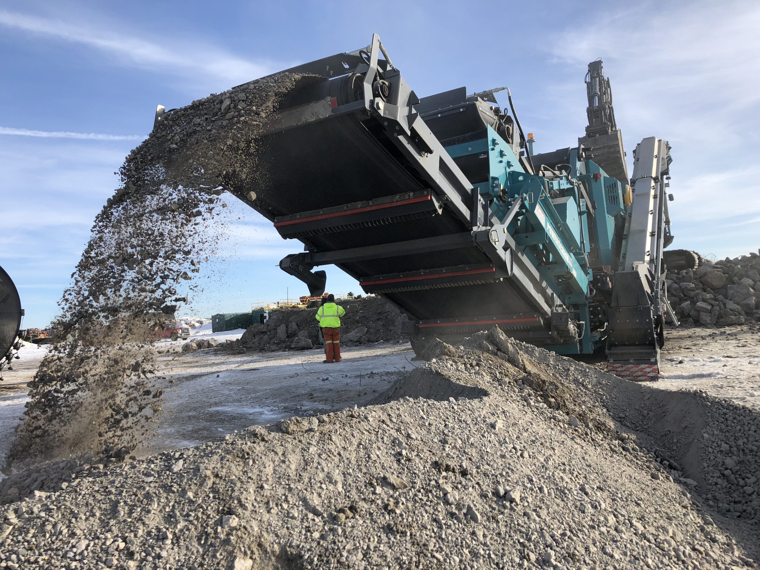 Trakpactor 320
