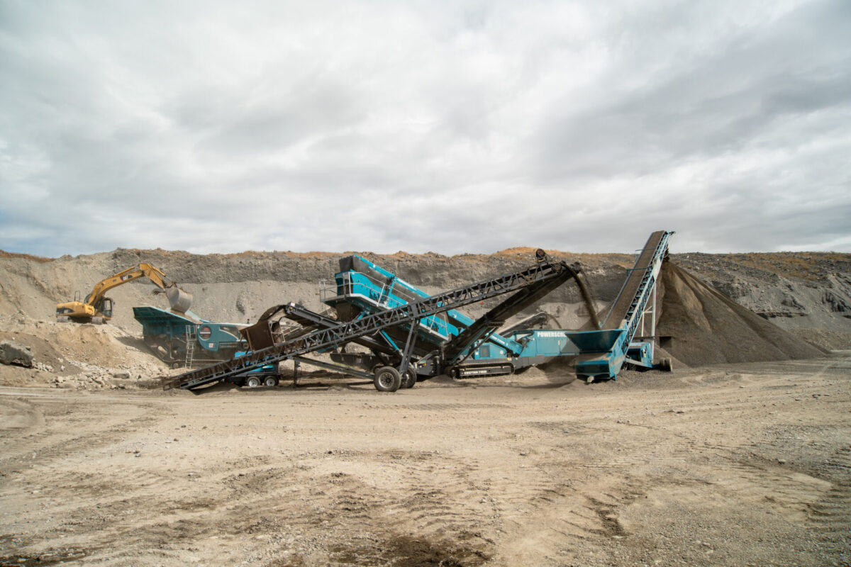 Powerscreen crushing and screening line working in a quarry