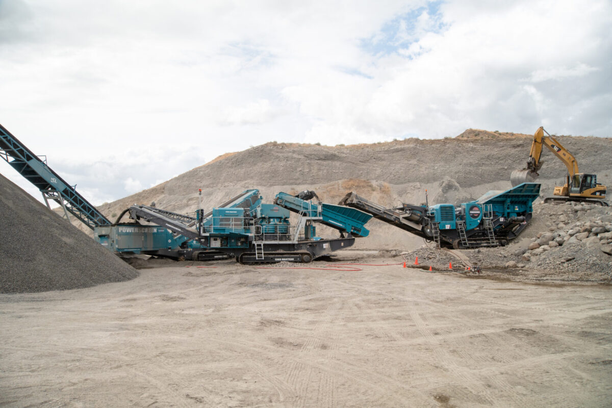 Powerscreen crushing and screening line working in a quarry